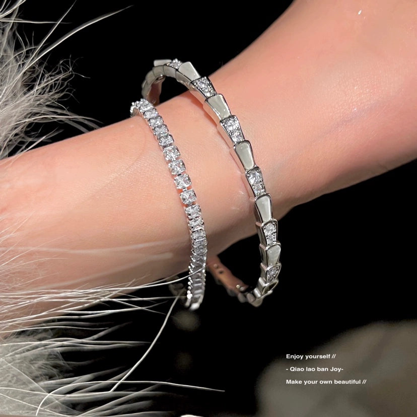 Fritillary Snake-Shaped Bracelet Flash Diamond Texture Bracelet
